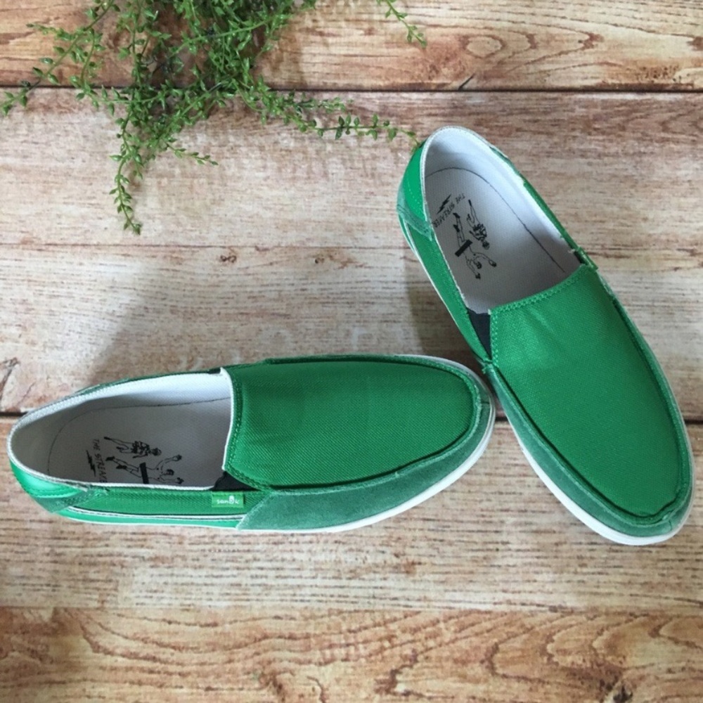 Sanuk men’s standard streaker green slip on size 9